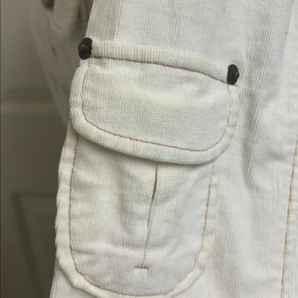 TULLE Cream Button-Up Jacket with pockets , Size Medium, 95% Cotton, 5% Spandex - Picture 11 of 12